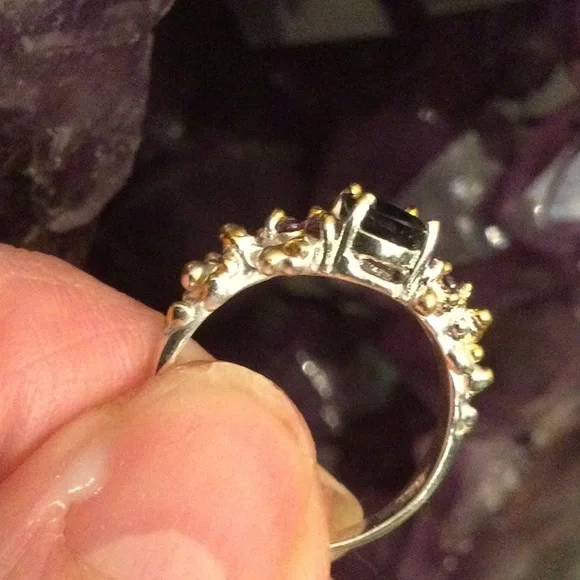 Elegant Genuine Sapphire & Amethyst Ring - Picture 12 of 12